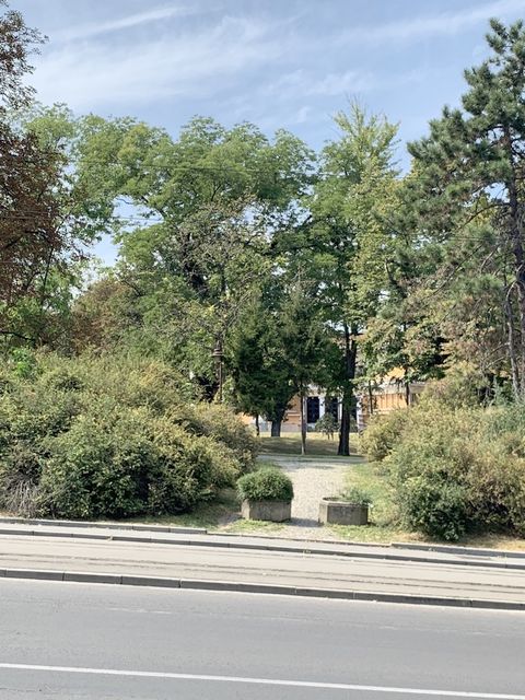 Pijarona de Mondezira 12, Beograd - 14