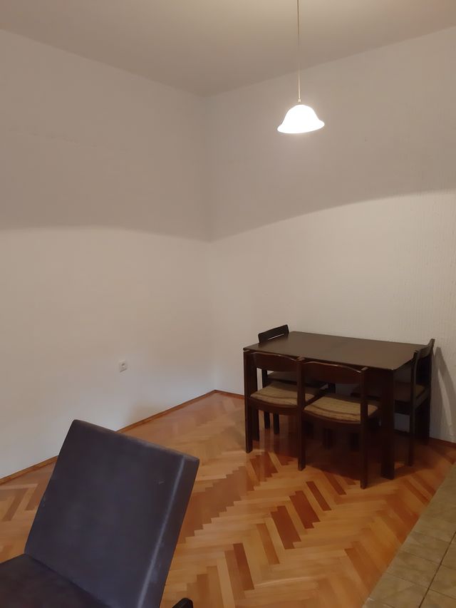 Niška 1, Beograd - 8