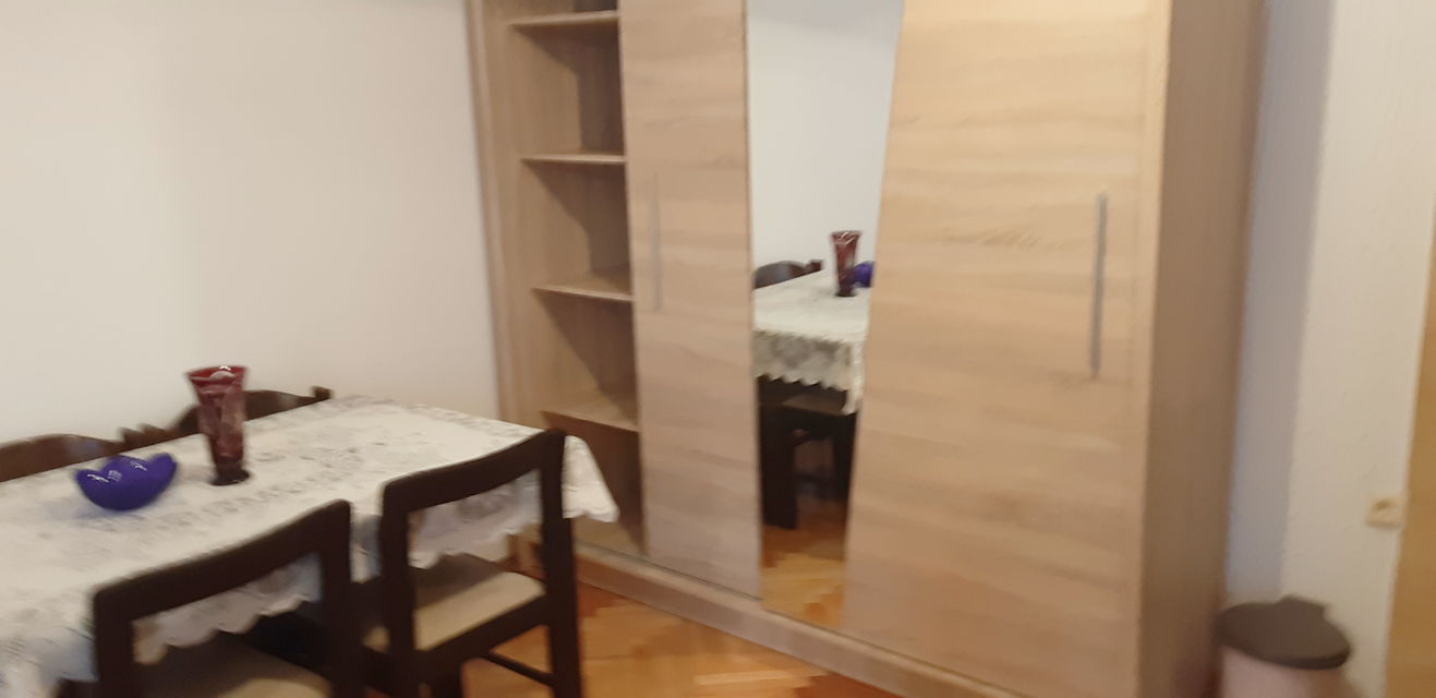 Niška 1, Beograd - 22