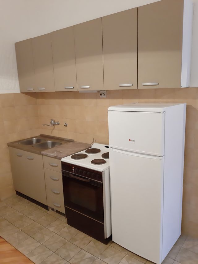 Niška 1, Beograd - 11