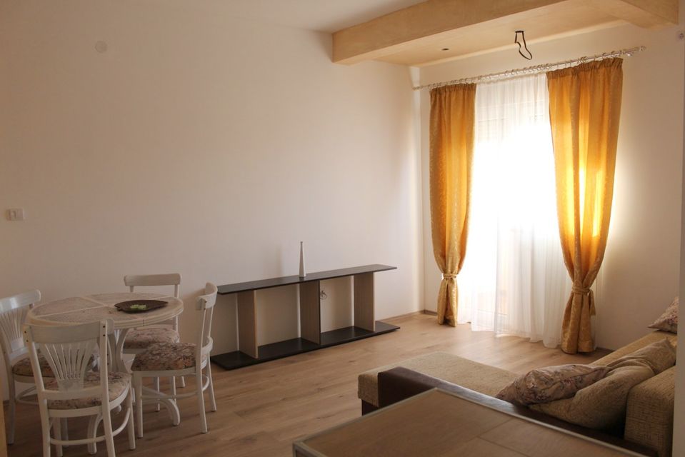 Konstantina Jovanovića 84, Beograd - 2