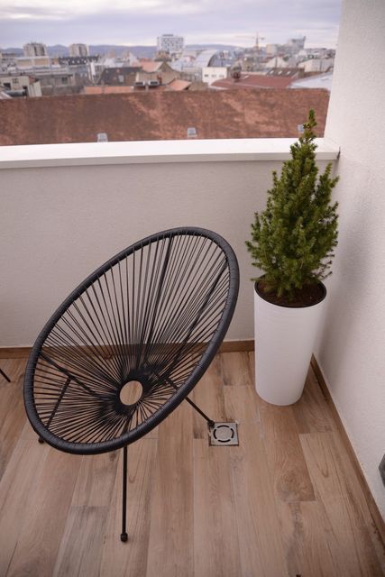 Trg Galerija 3, Novi Sad - 9