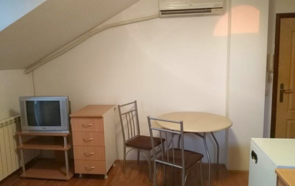 Vojvode Vlahovića 31, Beograd - 6