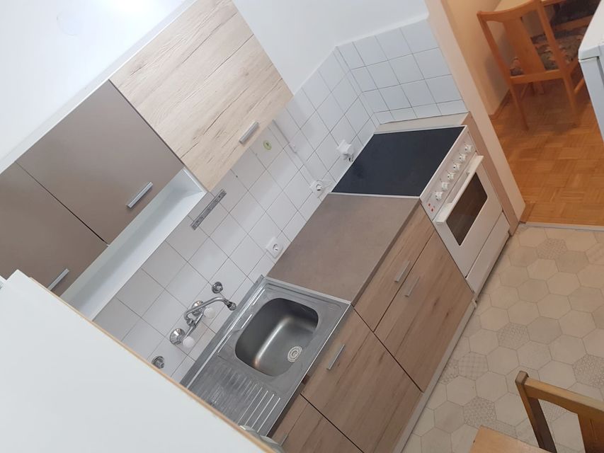 Braće Srnić 9, Beograd - 7