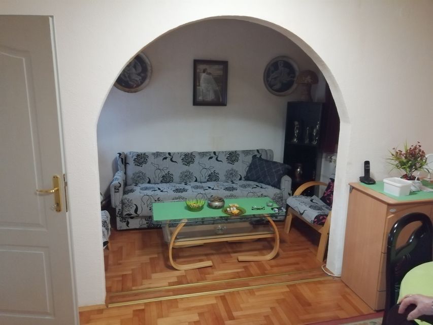 Vojvode Vlahovića 25C, Beograd - 10