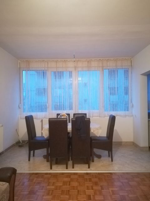 Ustanička 222, Beograd