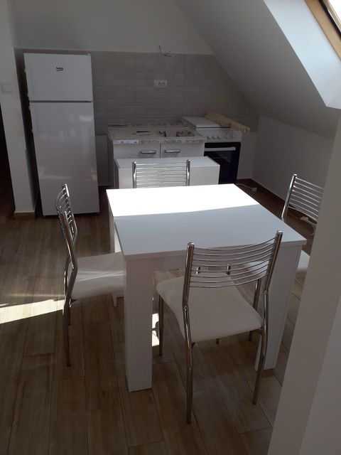 Ustanička 214, Beograd - 4