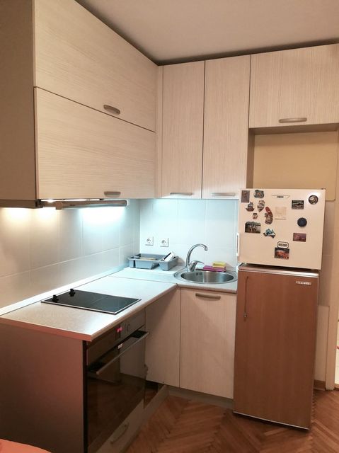 Koste Abraševića 2, Beograd - 7