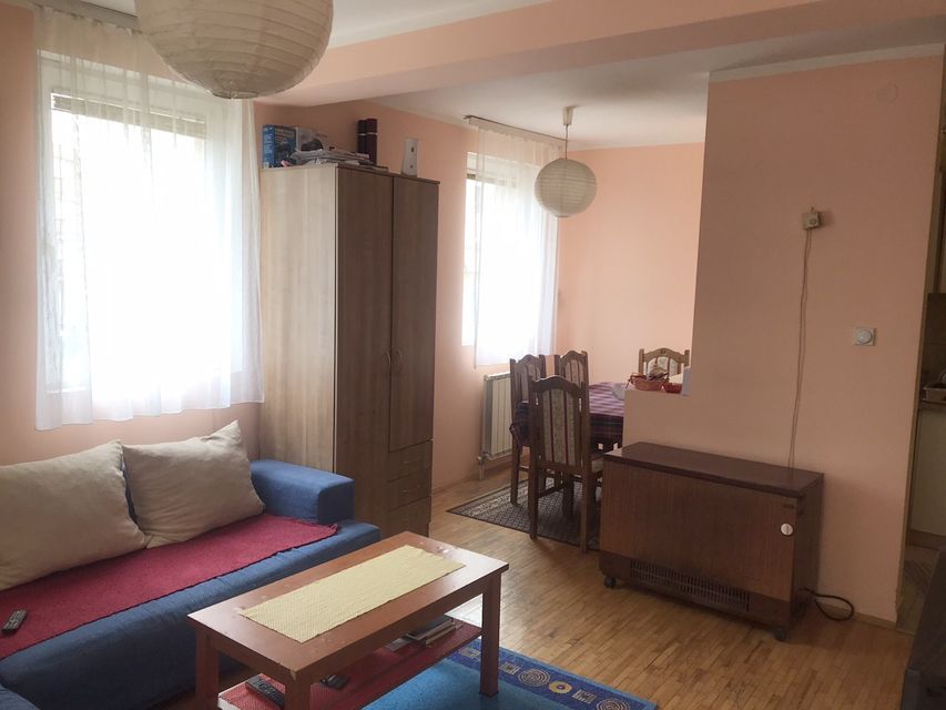 Vojvode Vlahovića 35E, Beograd - 7