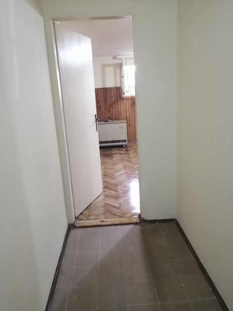 Roze Luksemburg 12, Beograd - 7