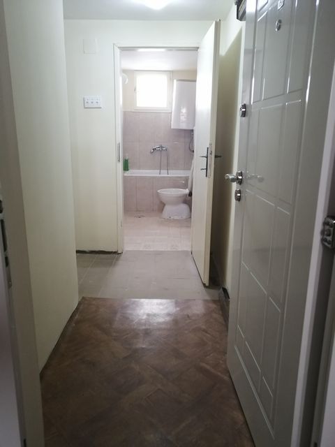 Roze Luksemburg 12, Beograd - 11