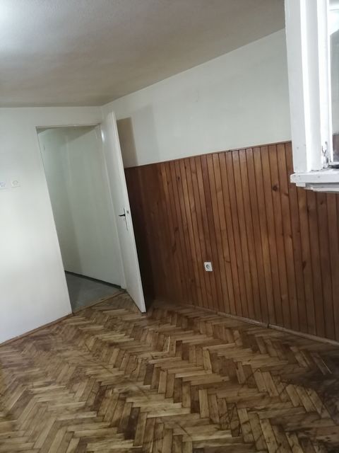 Roze Luksemburg 12, Beograd - 5