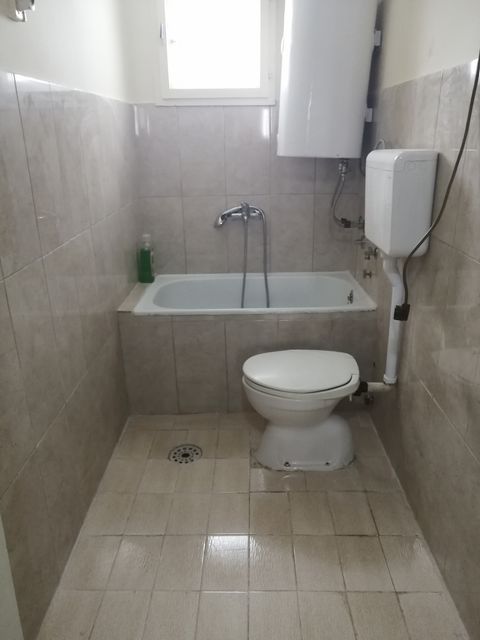 Roze Luksemburg 12, Beograd - 10