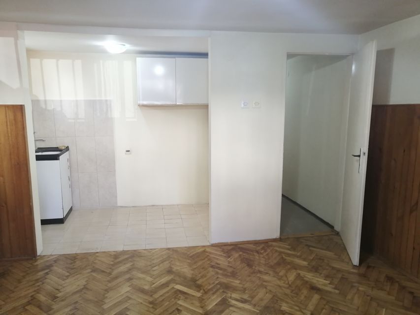 Roze Luksemburg 12, Beograd