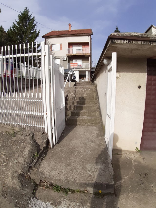 Mijatovih njiva 30, Beograd