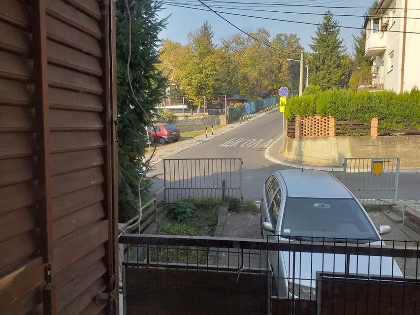 Vrbnička 33, Beograd - 10