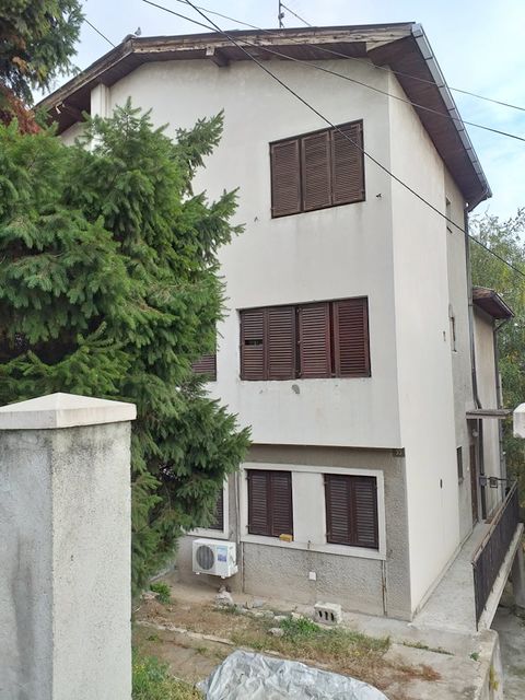 Vrbnička 33, Beograd - 9