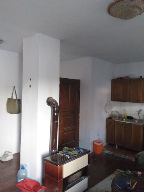 Vrbnička 33, Beograd - 4