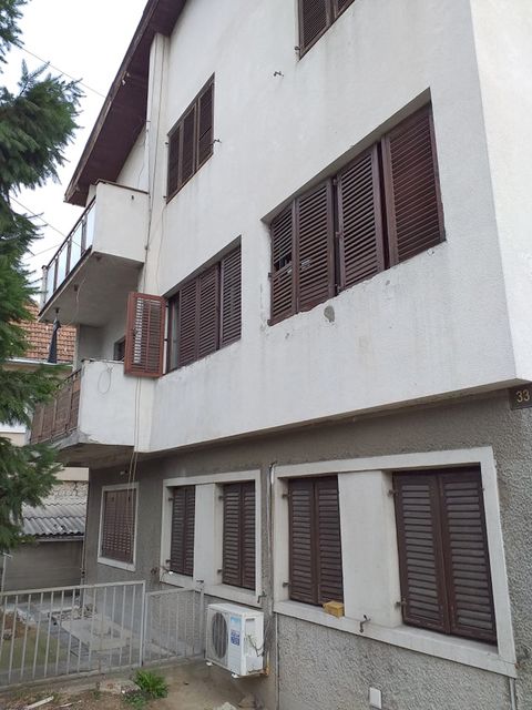 Vrbnička 33, Beograd