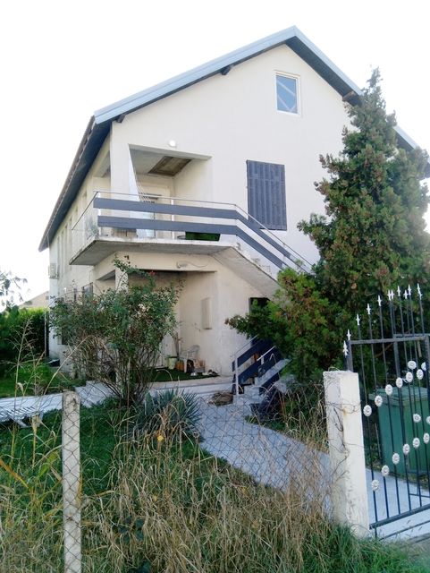 Simona Bolivara 17, Beograd