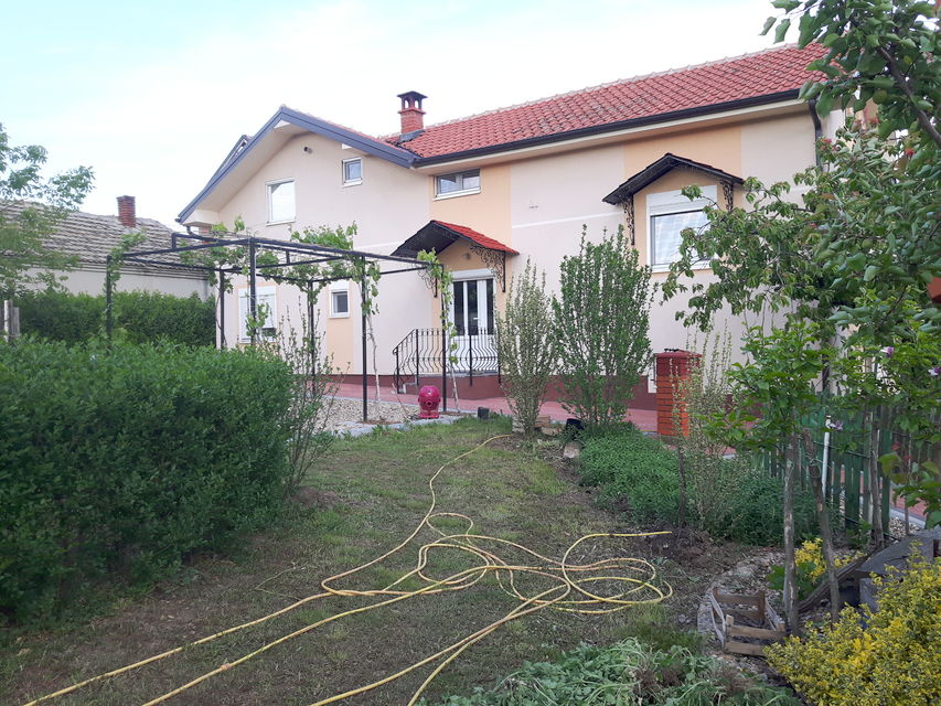 Miće Stojkovića 98, Brestovik - 2