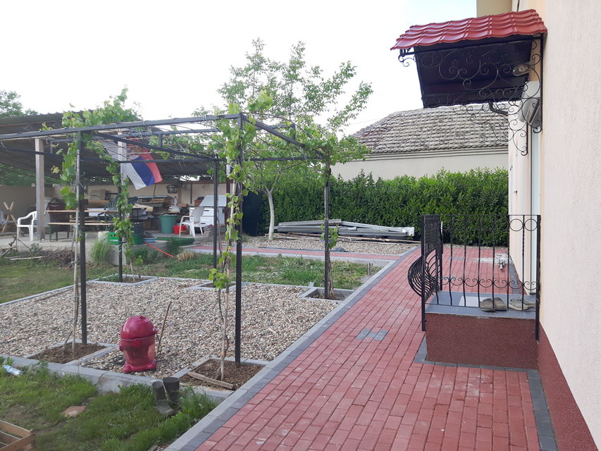 Miće Stojkovića 98, Brestovik - 10