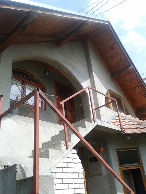 Sarajlina 10, Kragujevac - 3