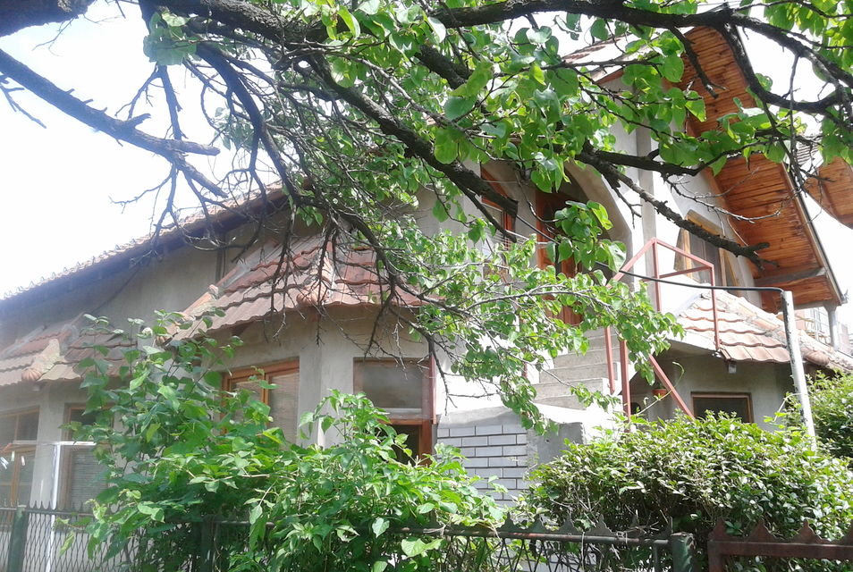 Sarajlina 10, Kragujevac - 2