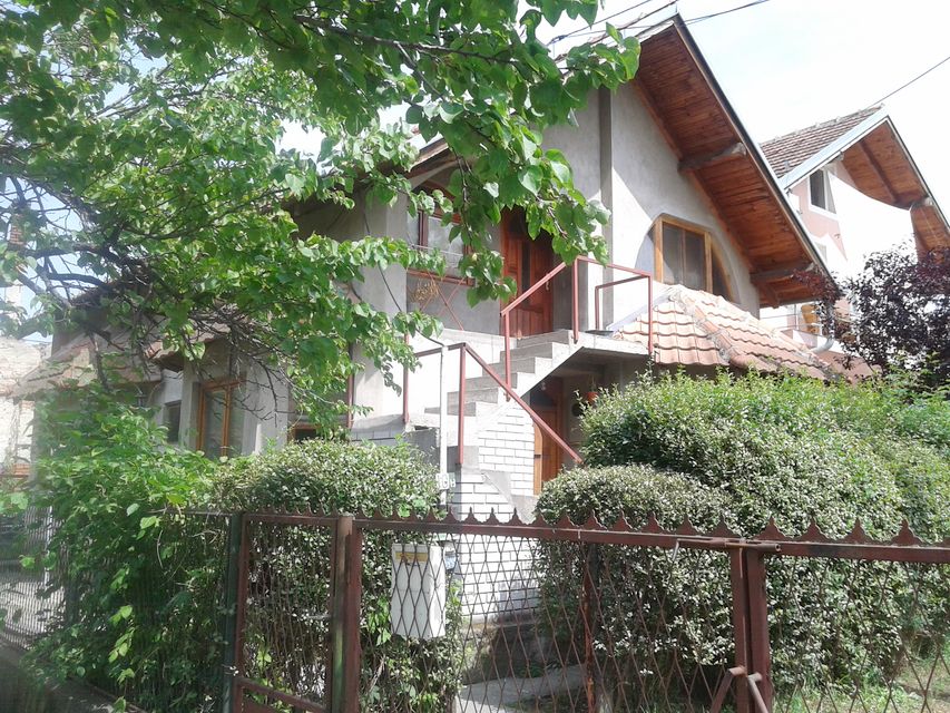 Sarajlina 10, Kragujevac