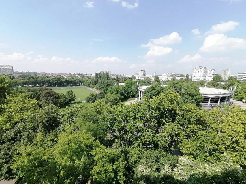 Pariske komune 33, Beograd