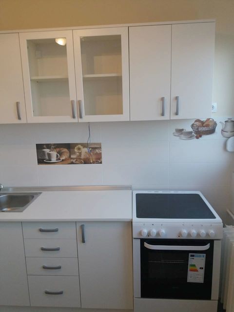 Pariske komune 33, Beograd - 5