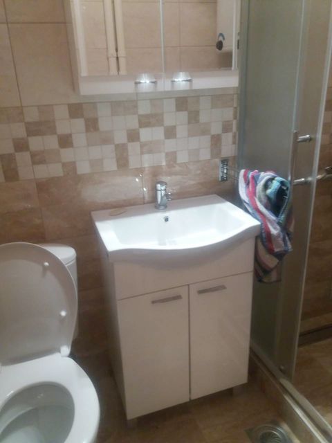 Pariske komune 33, Beograd - 6