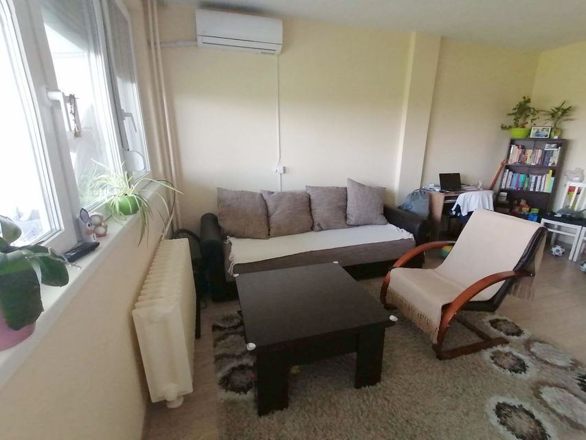 Pariske komune 33, Beograd - 4