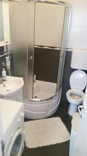 Ljubljanska 28, Beograd - 4