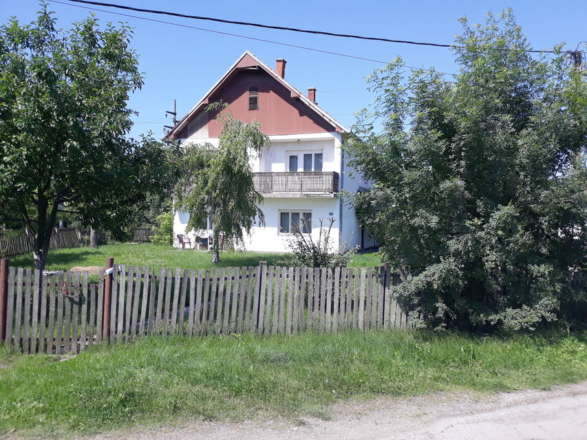 Radnička 27, Veliki Crljeni - 1