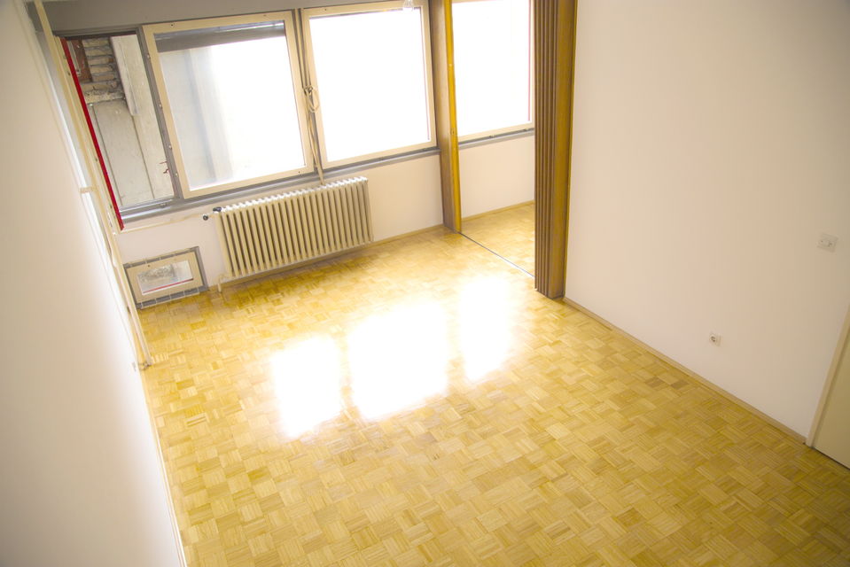 Milentija Popovića 32, Beograd - 6