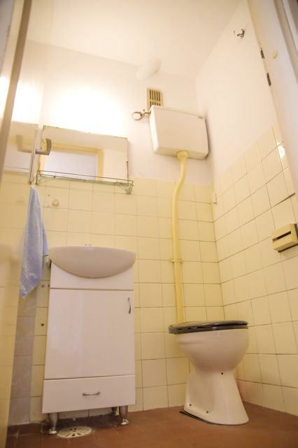 Milentija Popovića 32, Beograd - 15