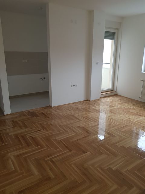 Bele Njive 24, Novi Sad - 1