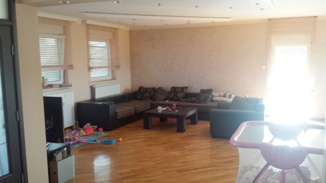 Edvarda Griga 34, Beograd - 10