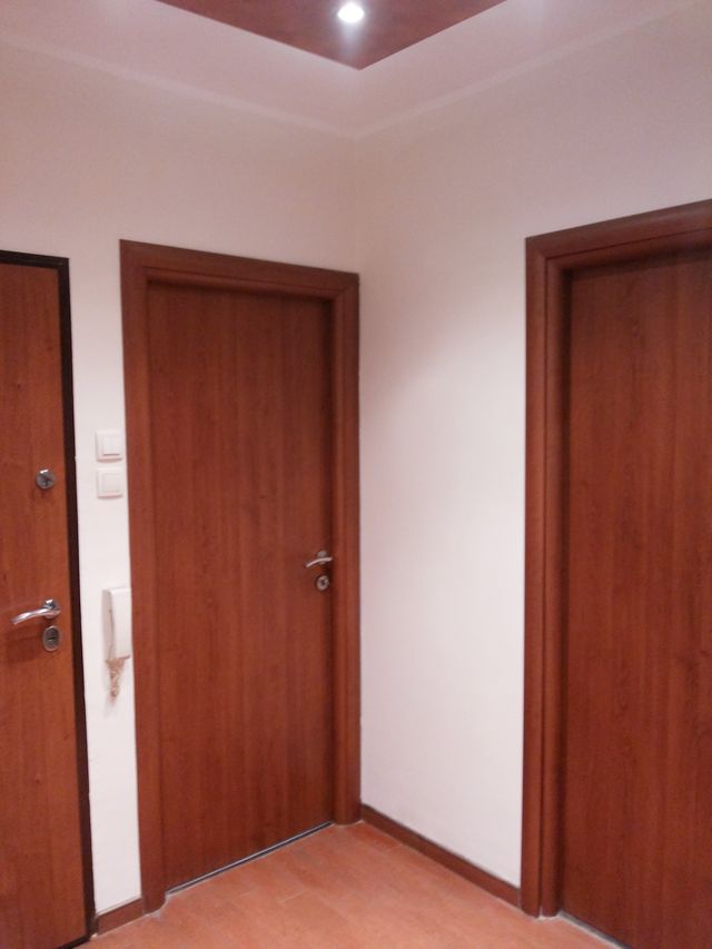 Pariske komune 33, Beograd - 16