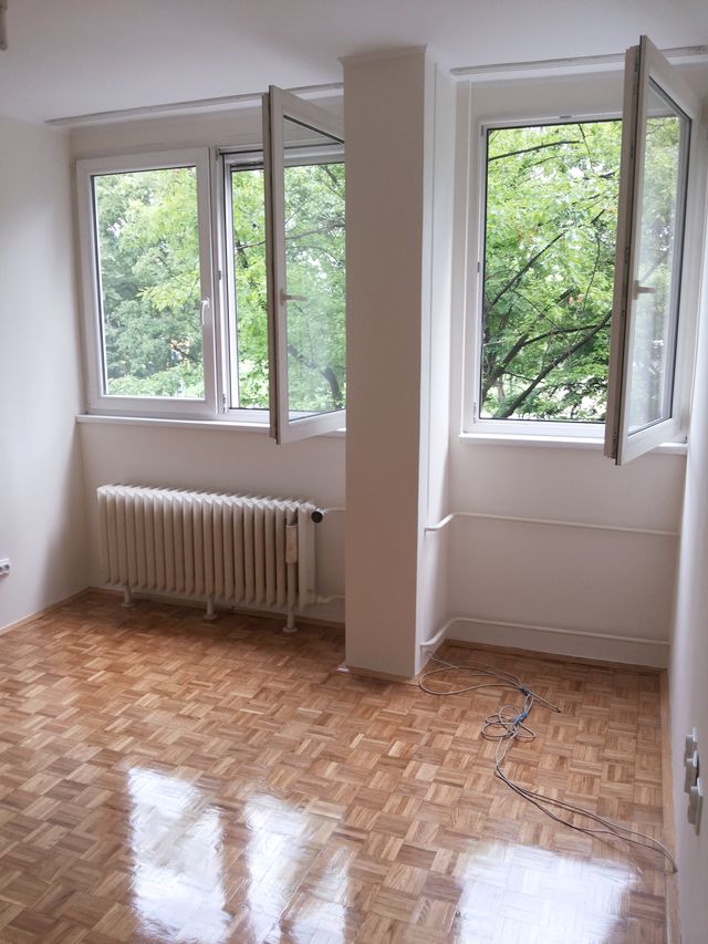 Pariske komune 33, Beograd - 5