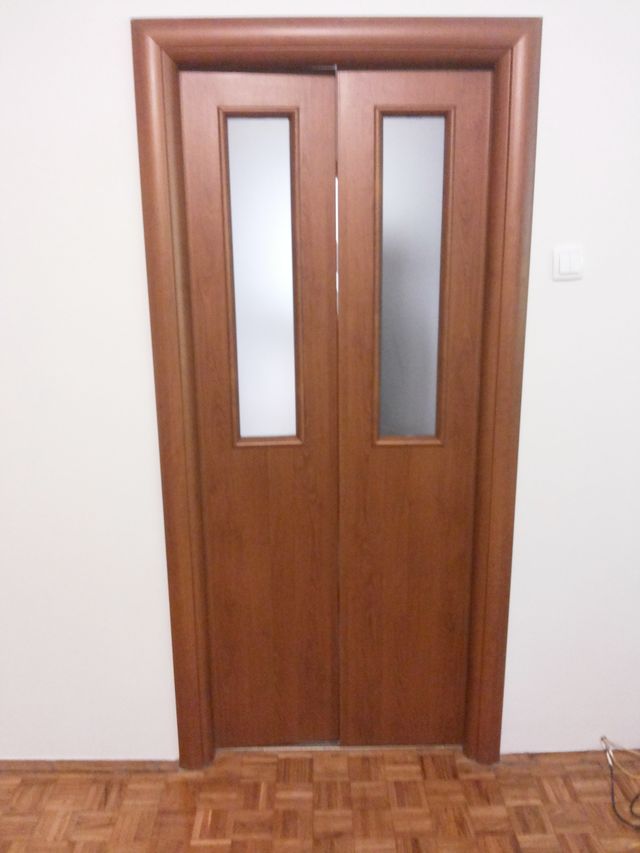 Pariske komune 33, Beograd - 10