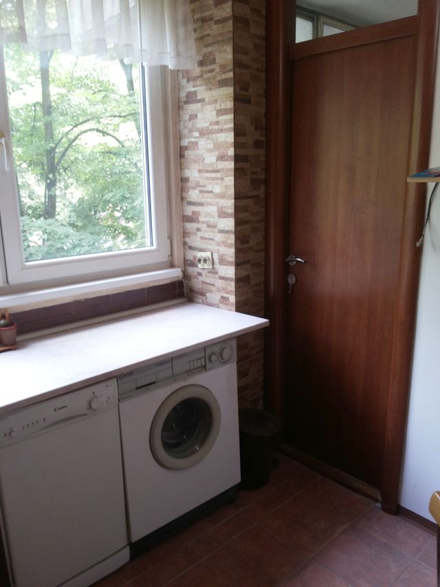 Pariske komune 33, Beograd - 3