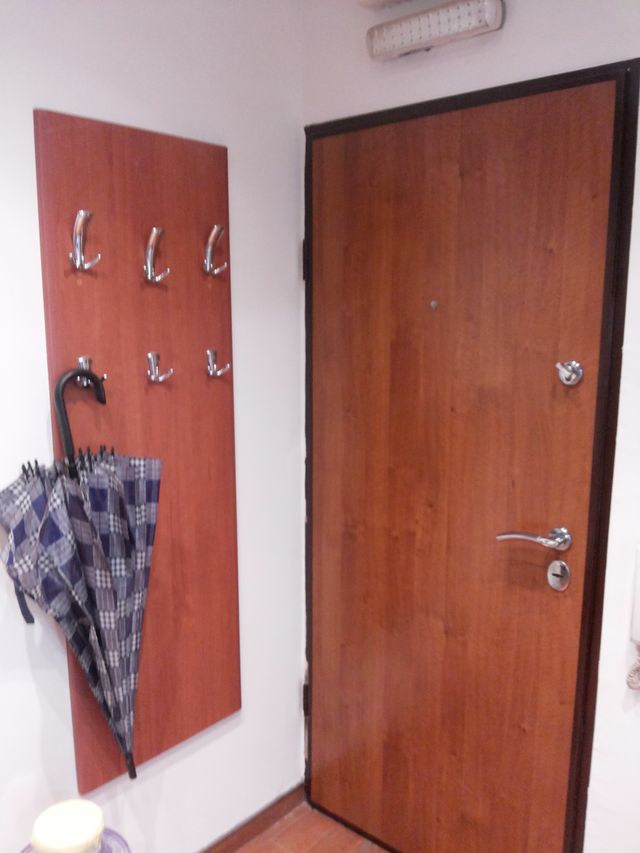 Pariske komune 33, Beograd - 17