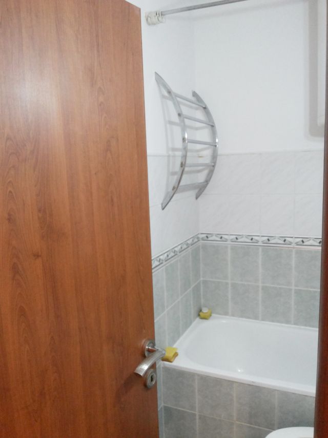 Pariske komune 33, Beograd - 14