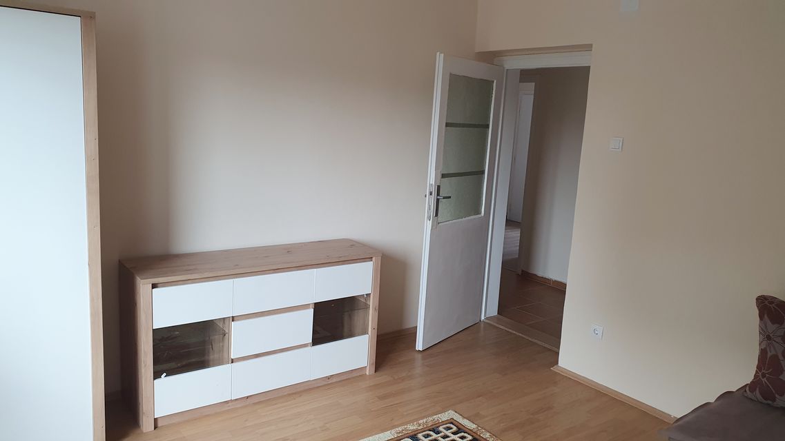 Milana Uzelca 1, Beograd - 3