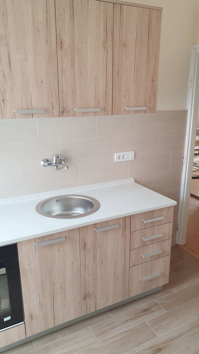 Milana Uzelca 1, Beograd - 6