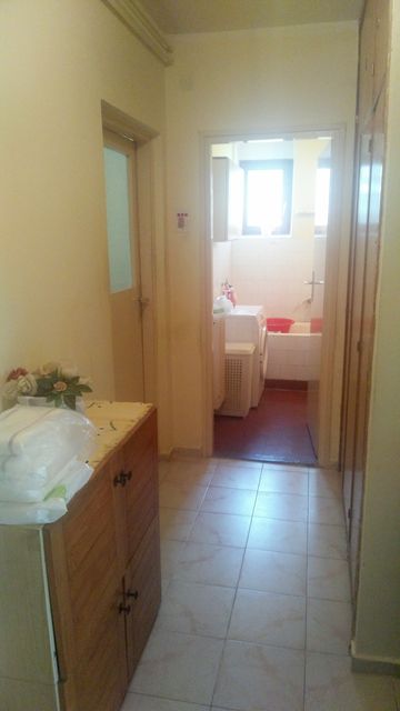 Vladimira Rolovića 11, Beograd - 5