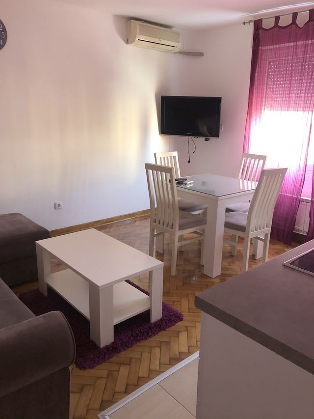 Čede Mijatovića 1, Beograd - 5