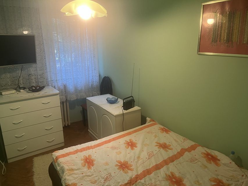 Pariske komune 61, Beograd - 3